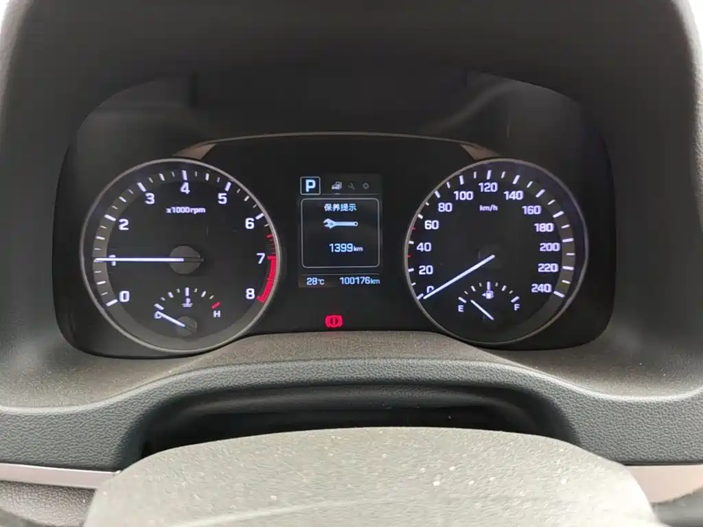 Hyundai Elantra 2018 — фото 12