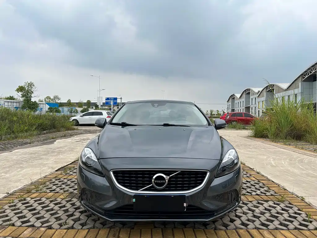 Volvo V40 2016 — фото 2