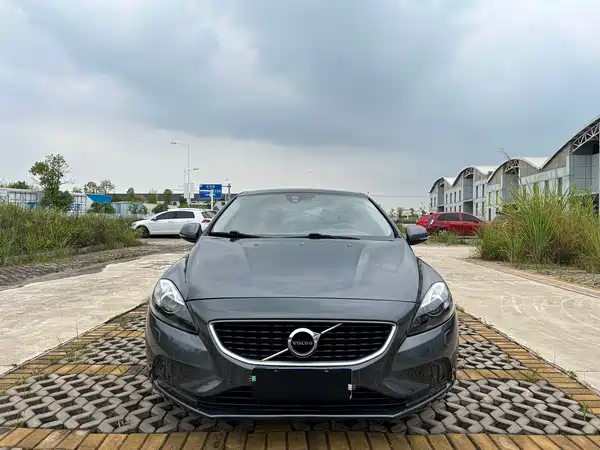 Volvo V40 2016