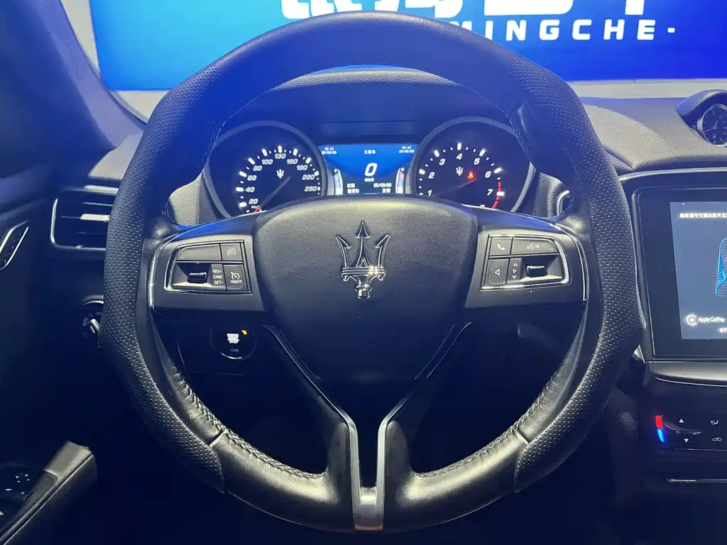 Maserati Ghibli 2018 — фото 10