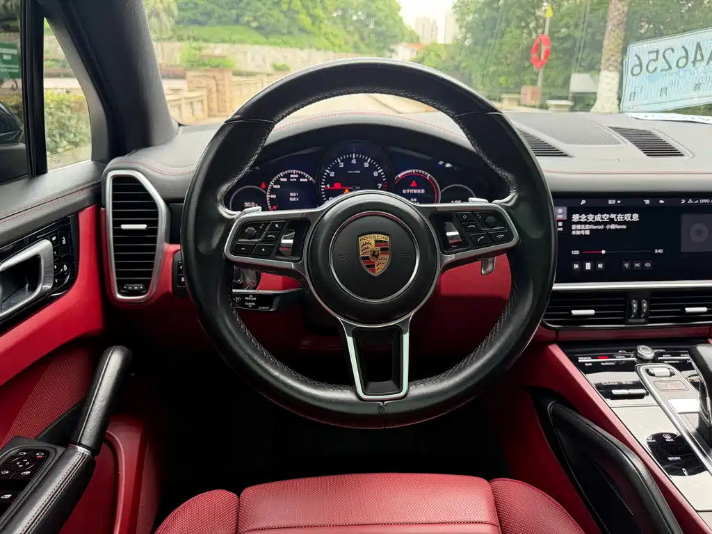 Porsche Cayenne 2020 — фото 11