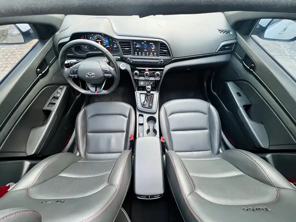 Hyundai Elantra 2019 — фото 14