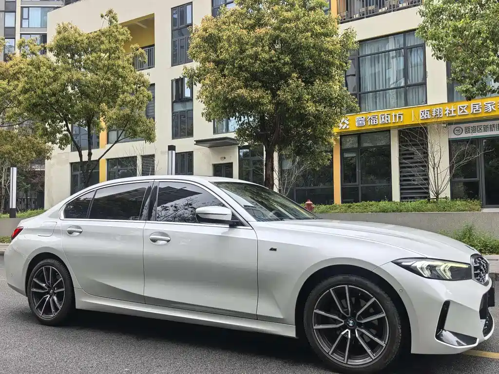 BMW 3 Series 2023