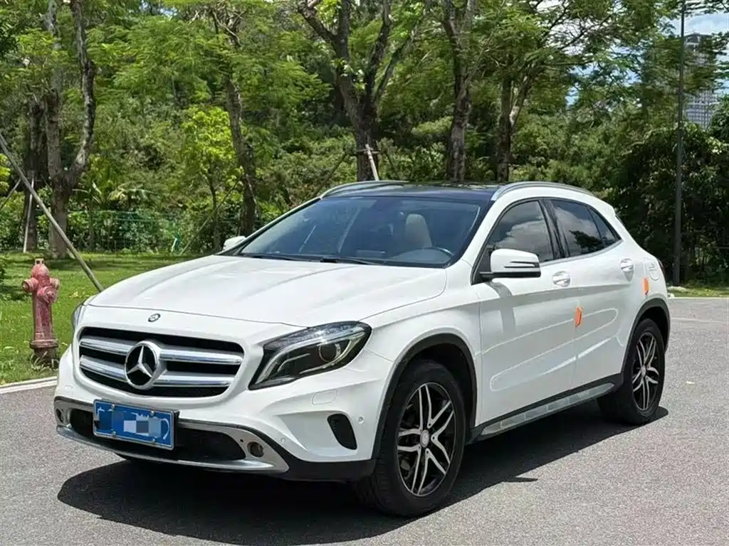 Mercedes-Benz GLA 2015