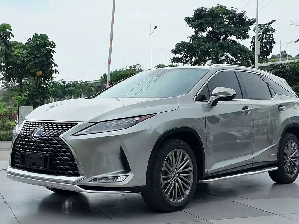 Lexus RX 2021 — фото 1