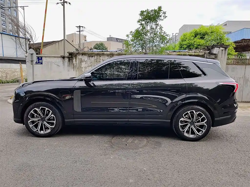 Lynk & Co 09 EM-P 2023