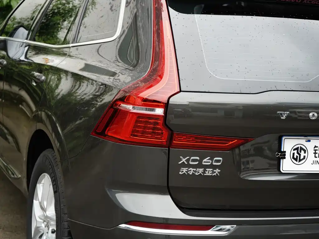 Volvo XC60 2021 — фото 21