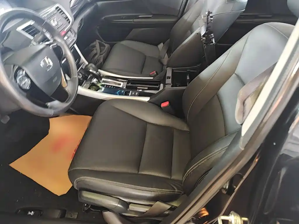 Honda Accord 2017 — фото 15