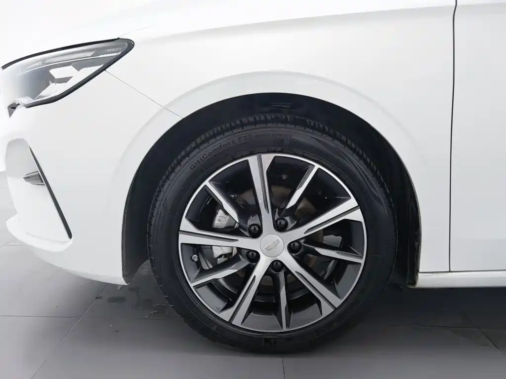 Geely Emgrand 2023 — фото 17