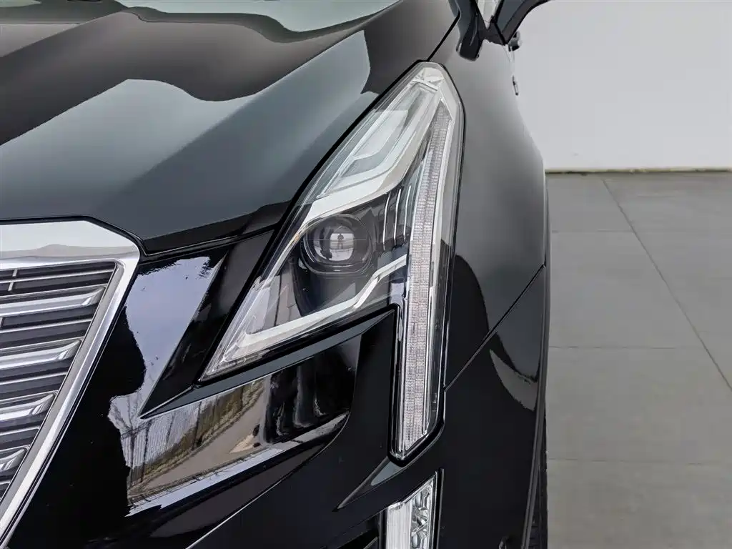 Cadillac XT5 2017 — фото 7