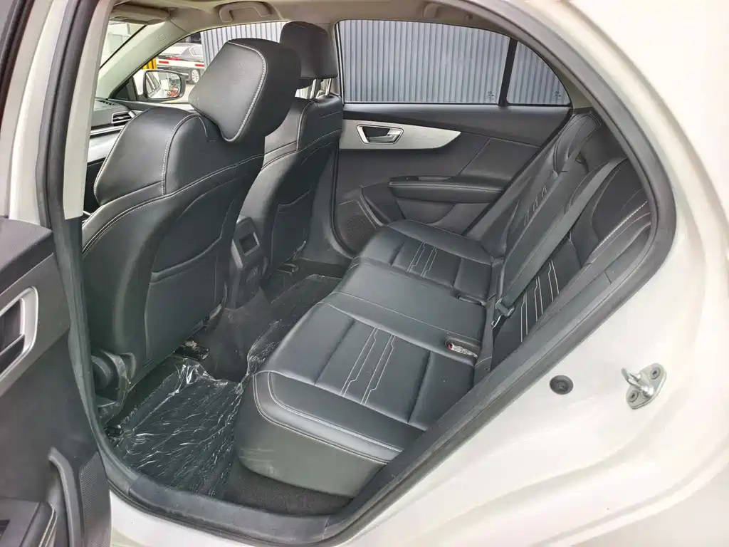 BYD Qin NEV 2020 — фото 10