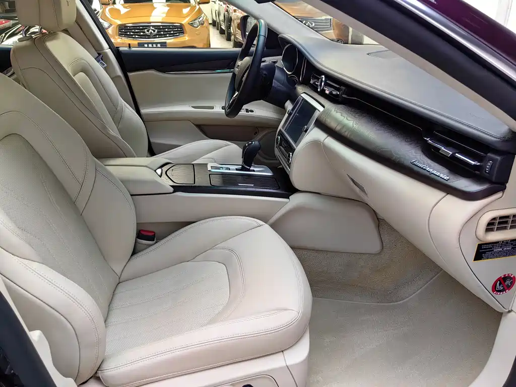 Maserati Quattroporte 2015 — фото 11