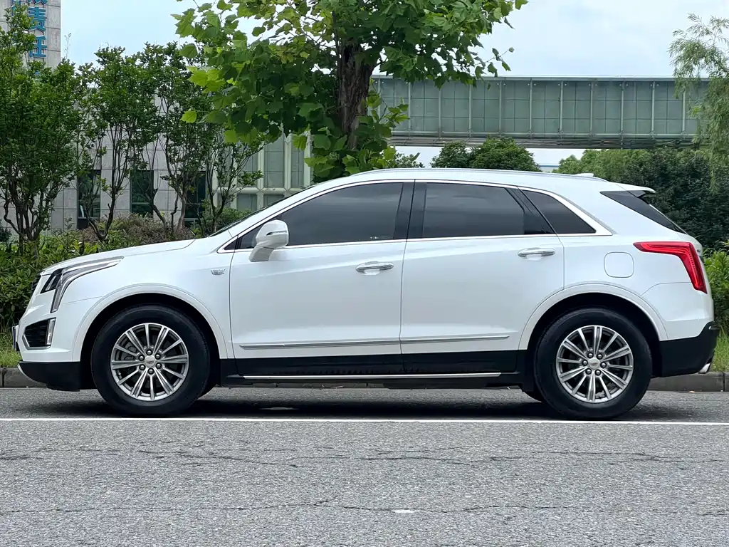 Cadillac XT5 2019 — фото 5