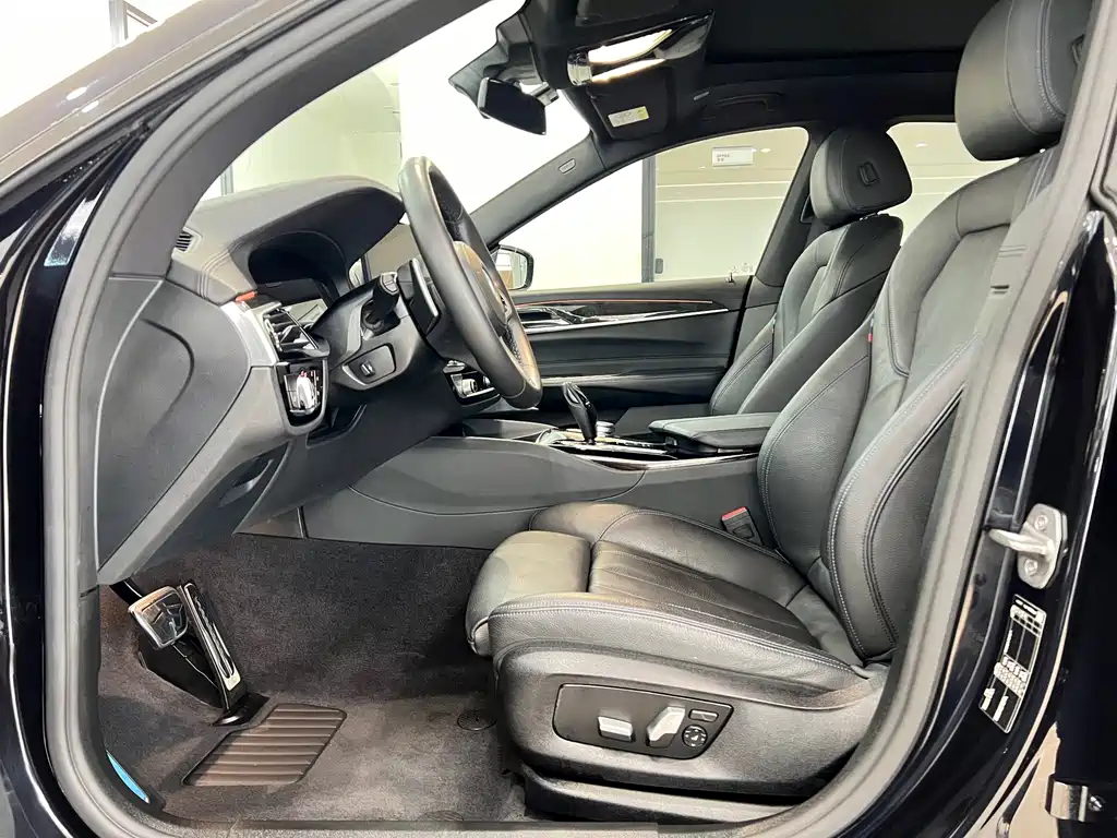 BMW 6 Series GT 2022 — фото 13