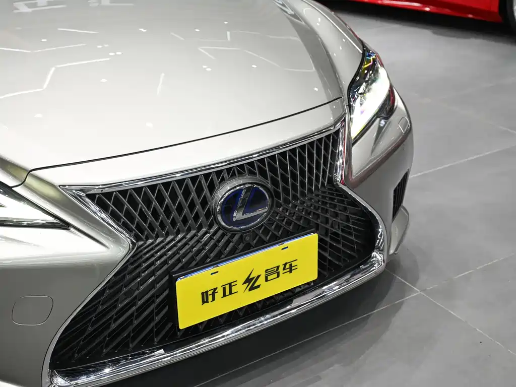 Lexus LS 2021 — фото 20