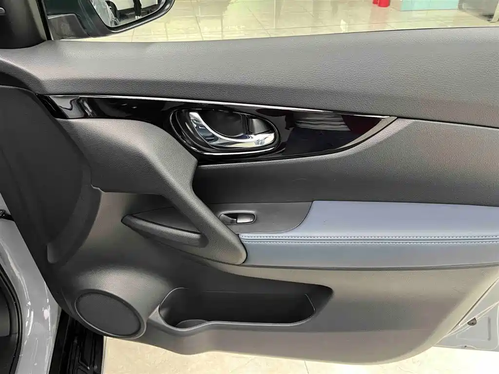 Nissan X-Trail 2025 — фото 10