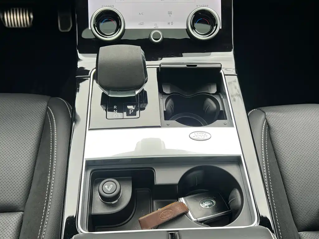 Land Rover Velar 2022 — фото 11