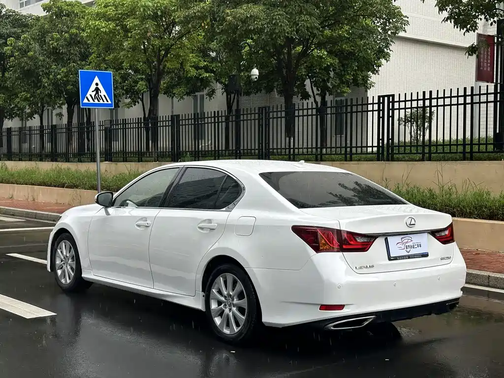 Lexus GS 2012 — фото 13