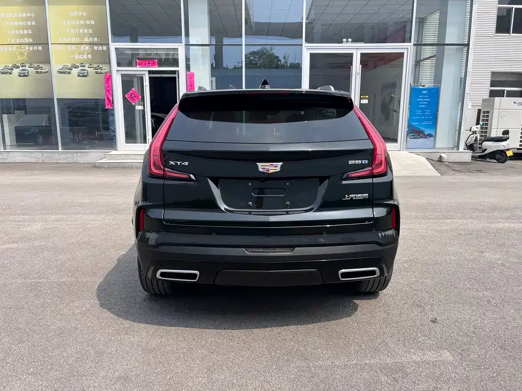 Cadillac XT4 2023 — фото 13
