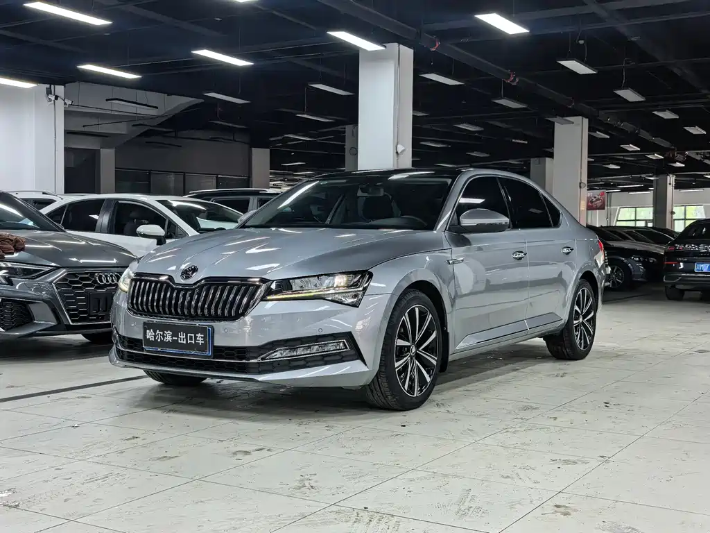 Skoda Superb 2023 — фото 1