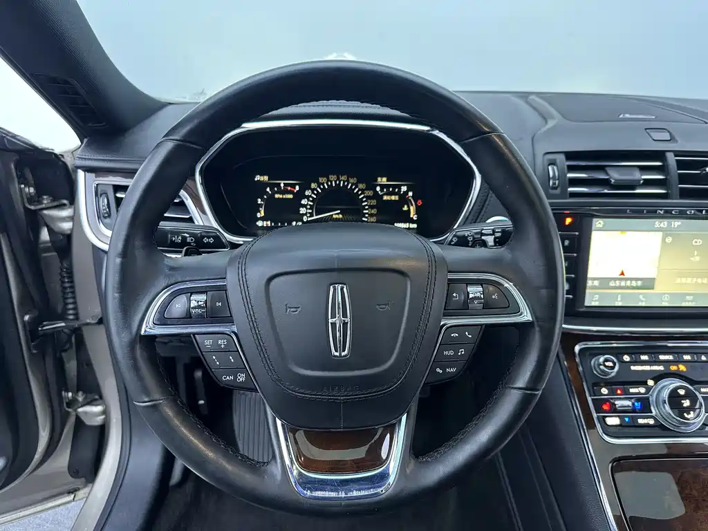 Lincoln Continental 2019 — фото 11