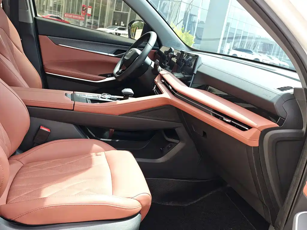 Changan CS75 PLUS 2025 — фото 4