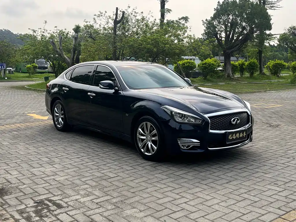 Infiniti Q70 2018 — фото 3