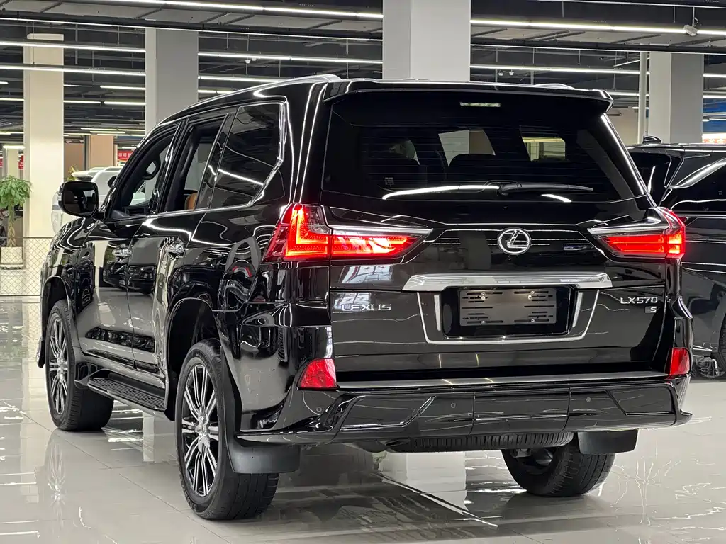 Lexus LX 2022 — фото 6