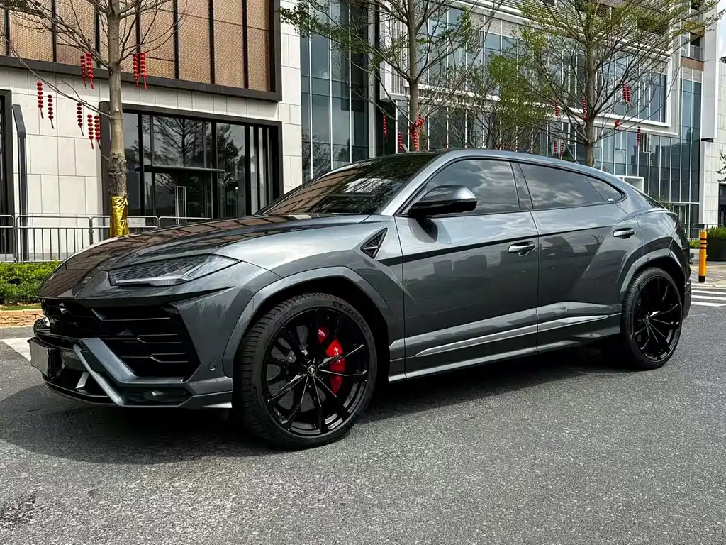 Lamborghini Urus 2021