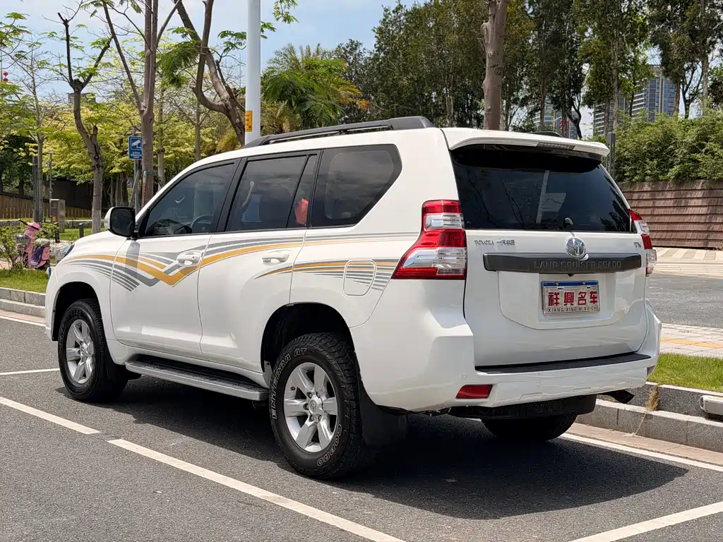 Toyota Prado 2015 — фото 14