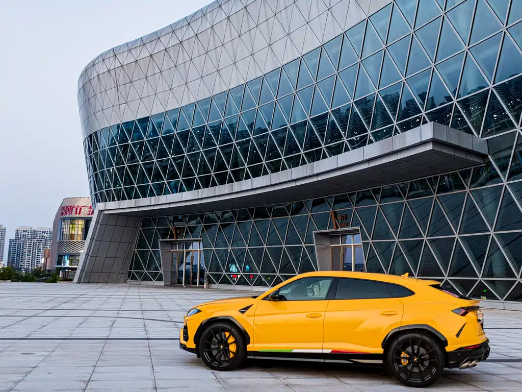Lamborghini Urus 2023 — фото 17