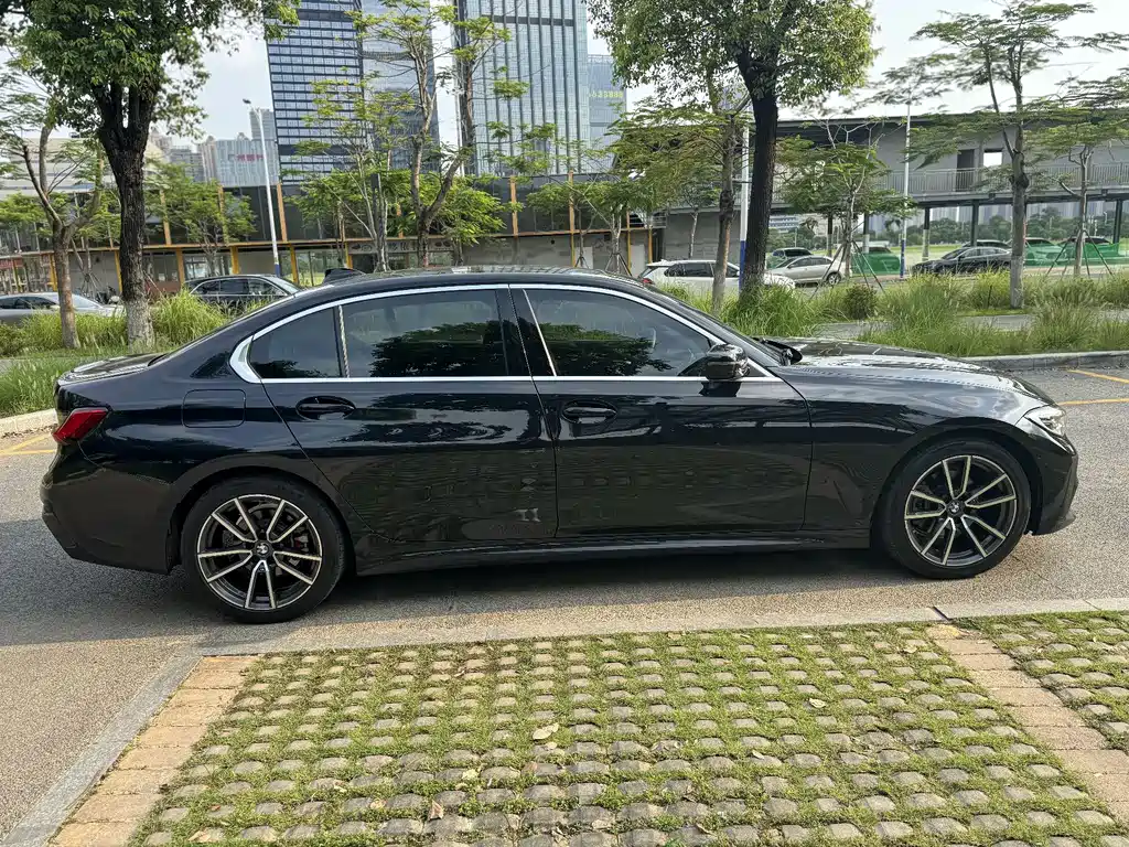 BMW 3 Series 2021