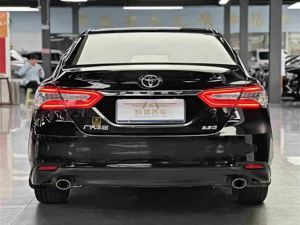 Toyota Camry 2020 — фото 4