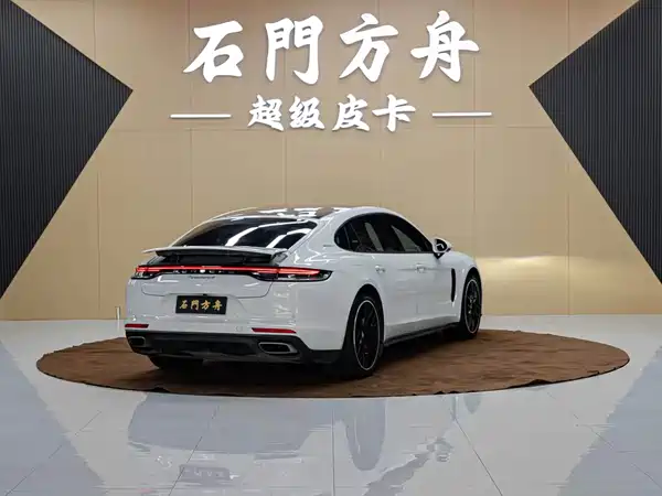 Porsche Panamera 2022