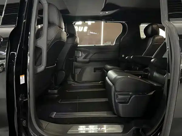 Toyota Sienna 2024