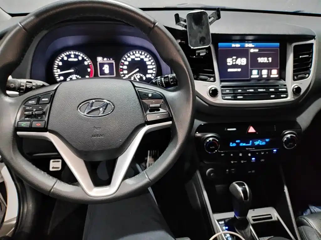 Hyundai Tucson 2018 — фото 10