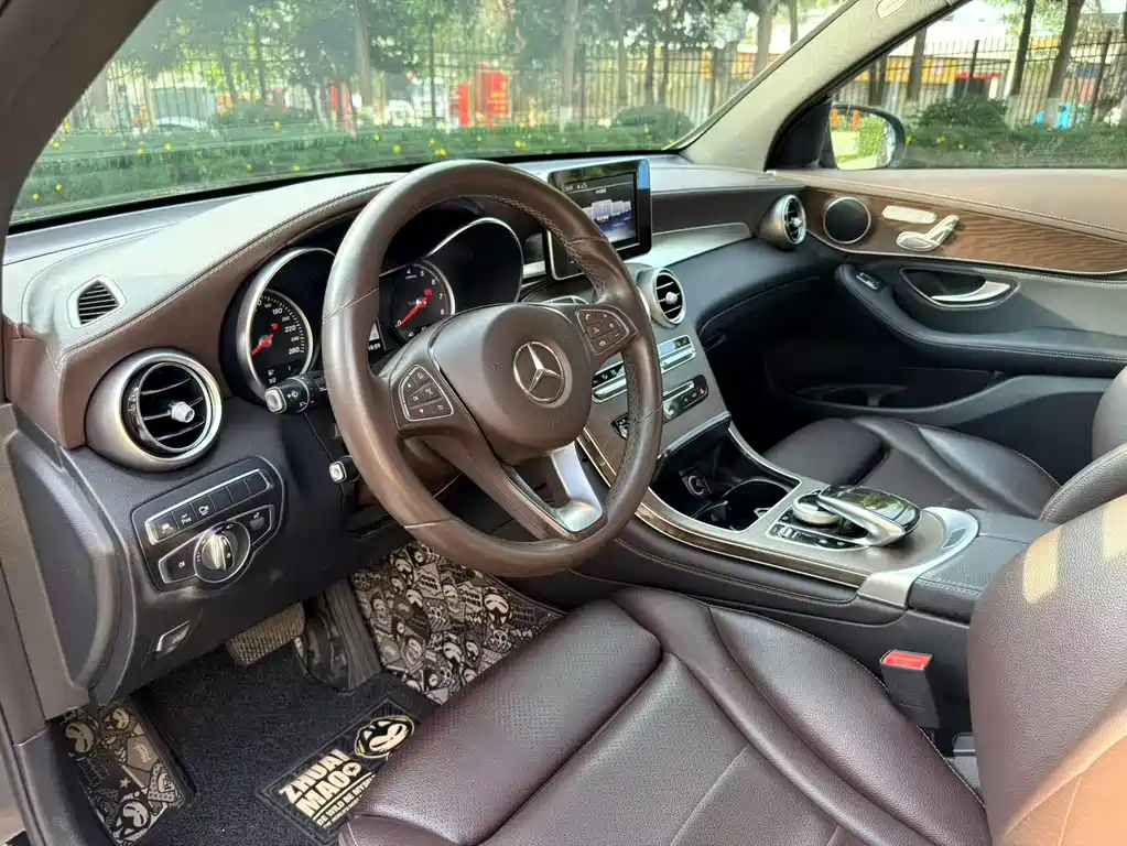 Mercedes-Benz GLC 2018 — фото 10
