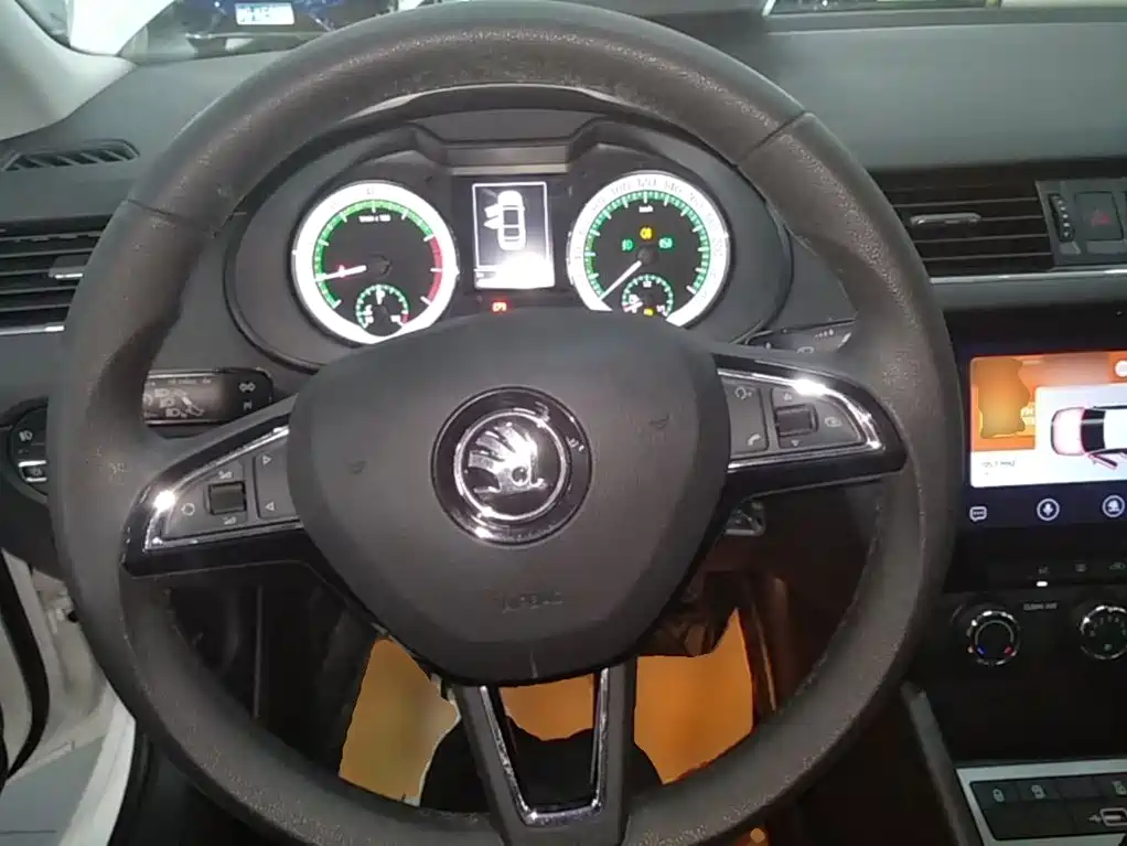 Skoda Octavia 2020 — фото 11