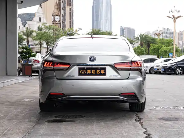 Lexus LS 2019