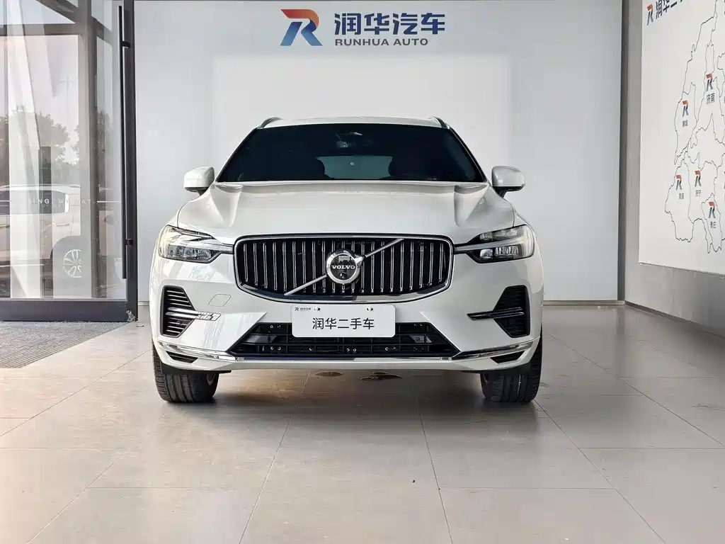 Volvo XC60 Plug-In Hybrid 2024 — фото 2