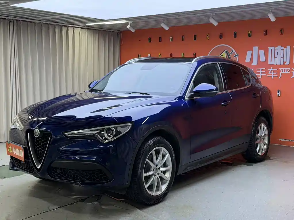 Alfa Romeo Stelvio 2017 — фото 1