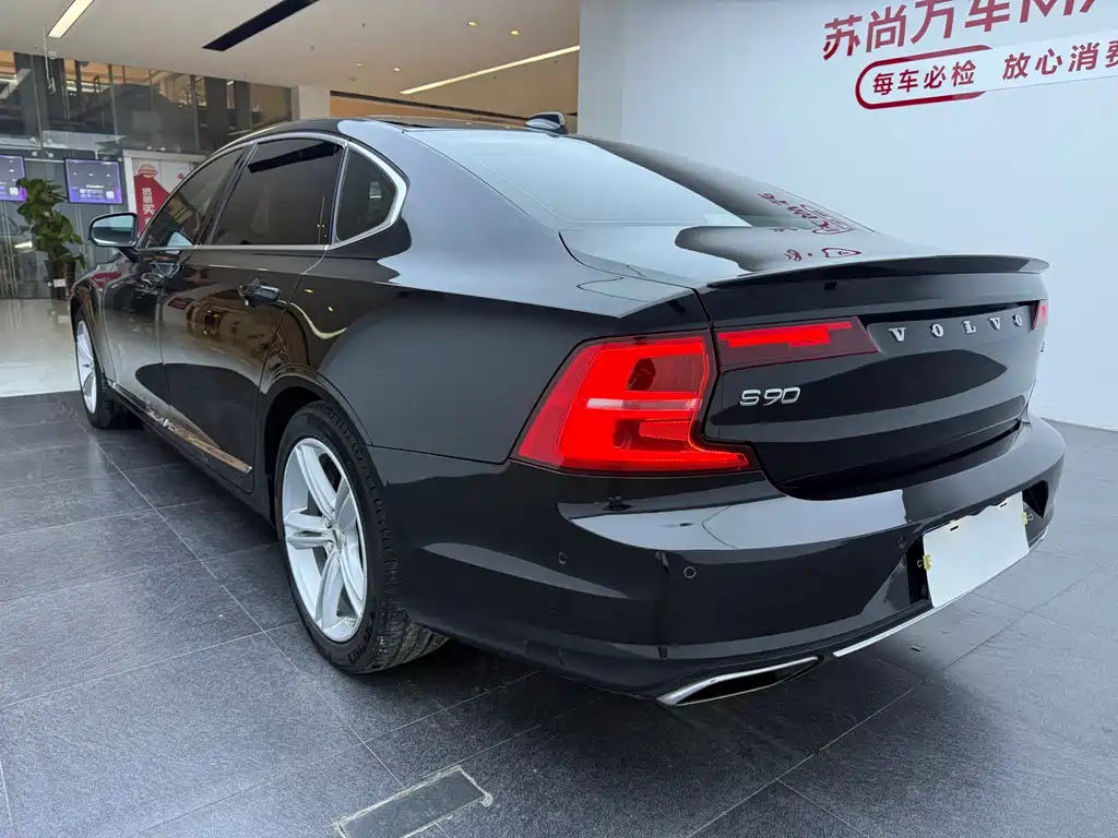 Volvo S90 2017 — фото 10