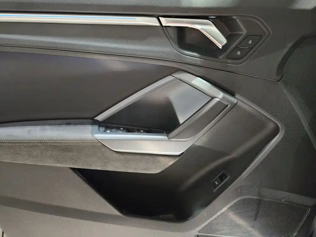 Audi Q3 Sportback 2022 — фото 16