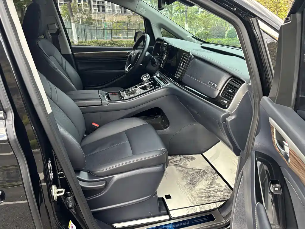 GAC Motor Trumpchi M8 2022 — фото 10