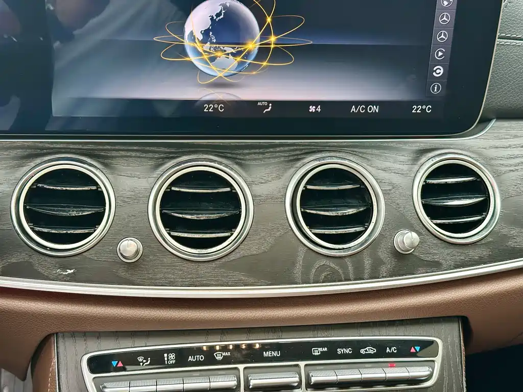 Mercedes-Benz E-Class 2019 — фото 33