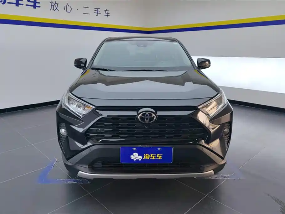 Toyota RAV4 2023 — фото 2
