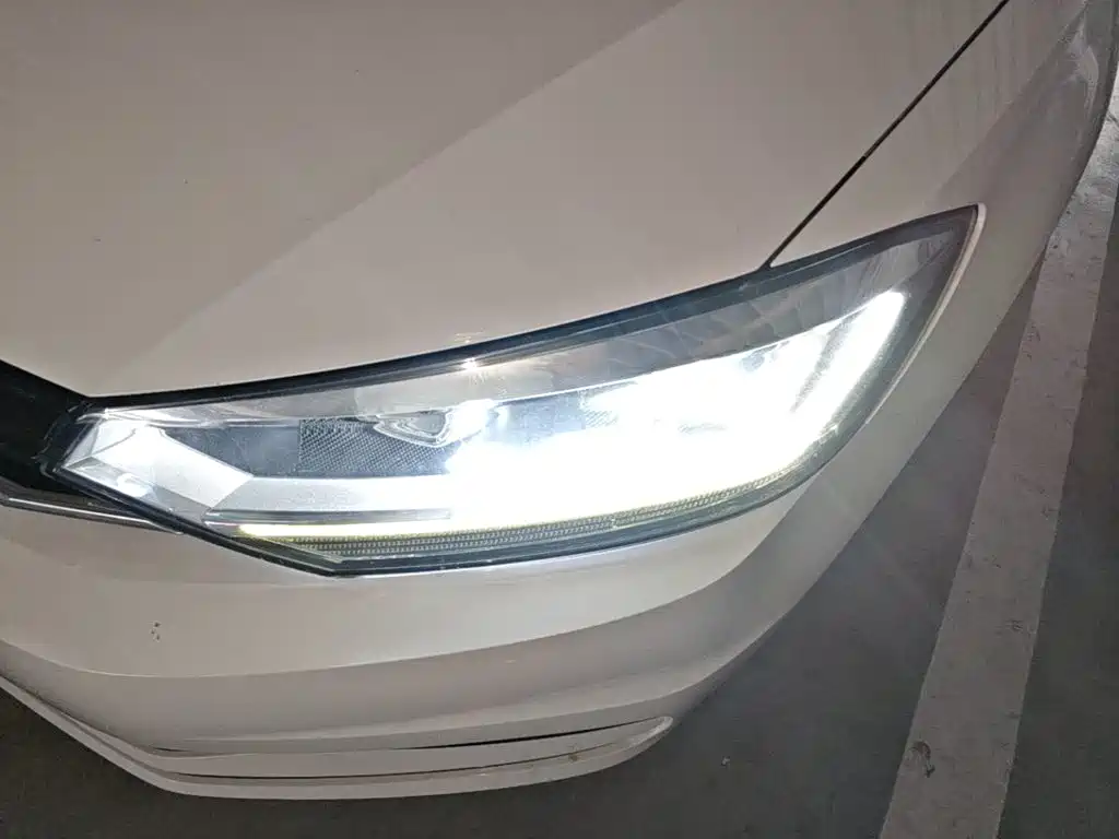 Volkswagen Touran 2019 — фото 24