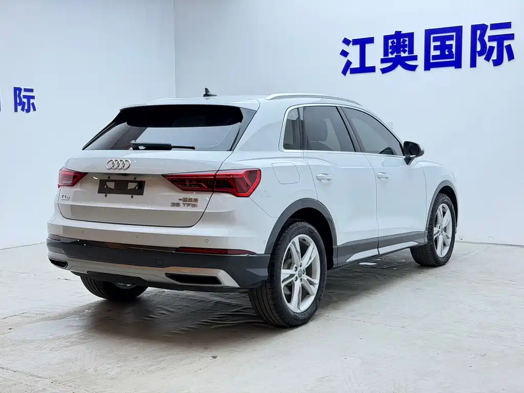 Audi Q3 2023 — фото 18