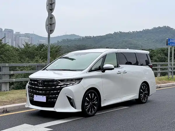 Toyota Alphard 2024
