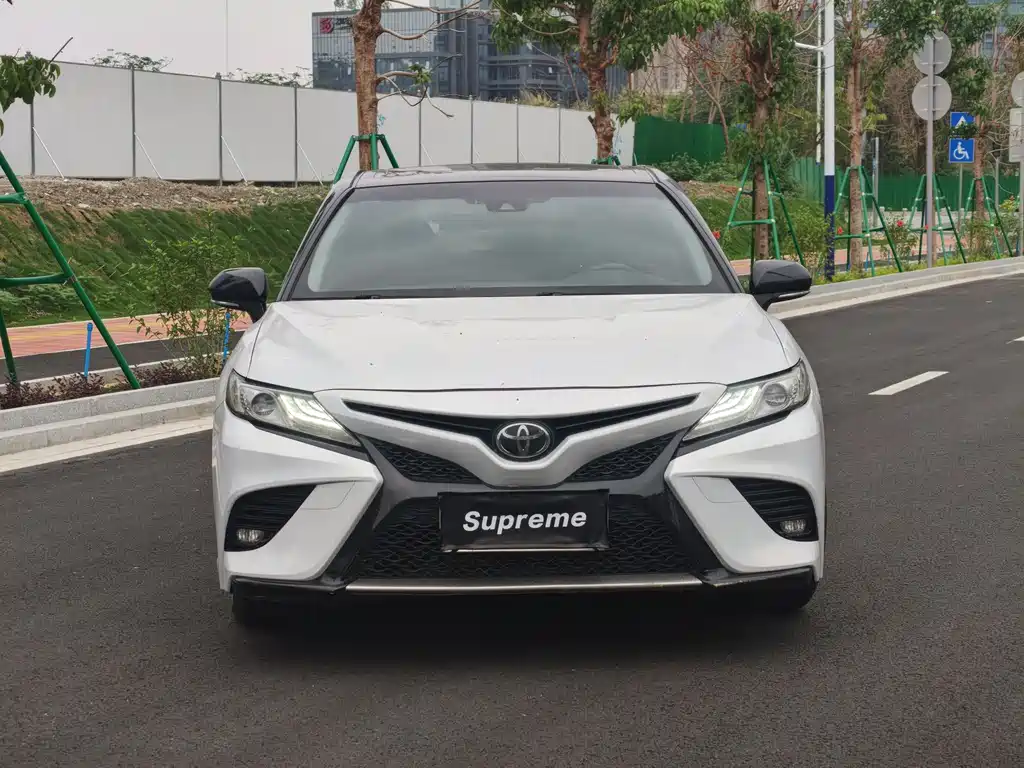 Toyota Camry 2020 — фото 10